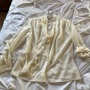 Banana Republic Long/Rolled Sleeve Button Up/Tie Neck Blouse (M)